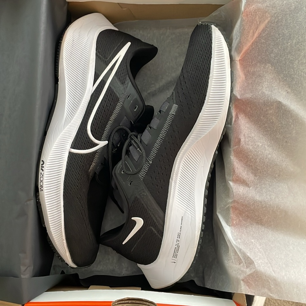 NIKE Air Zoom Pegasus 38  BLACK and White Athletic Shoes
